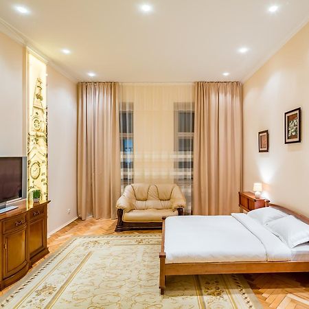 Apartments Alfa Kostyushka 5 リヴィウ エクステリア 写真