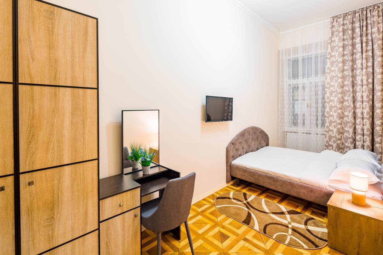 Apartments Alfa Kostyushka 5 リヴィウ エクステリア 写真