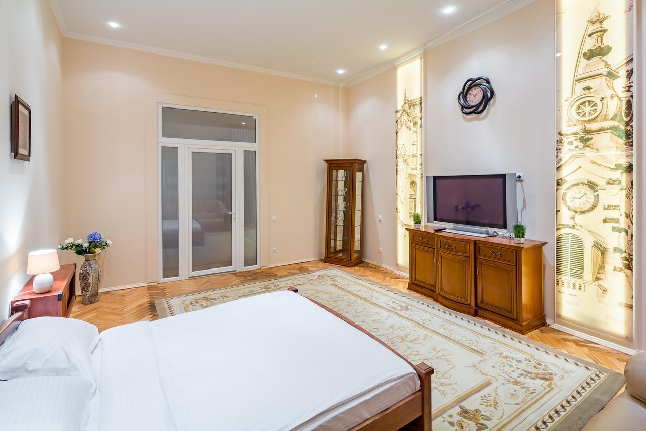 Apartments Alfa Kostyushka 5 リヴィウ エクステリア 写真